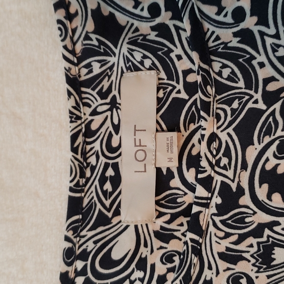 Like new Loft blouse - Picture 2 of 5